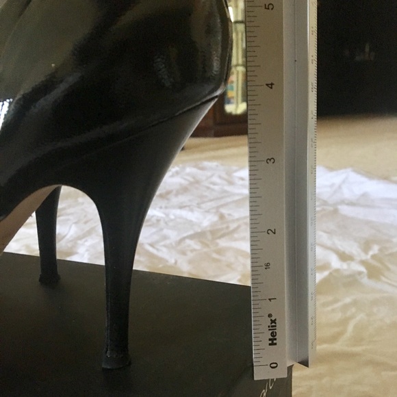 Kenneth Cole Snake skin heel 9M - Picture 3 of 7